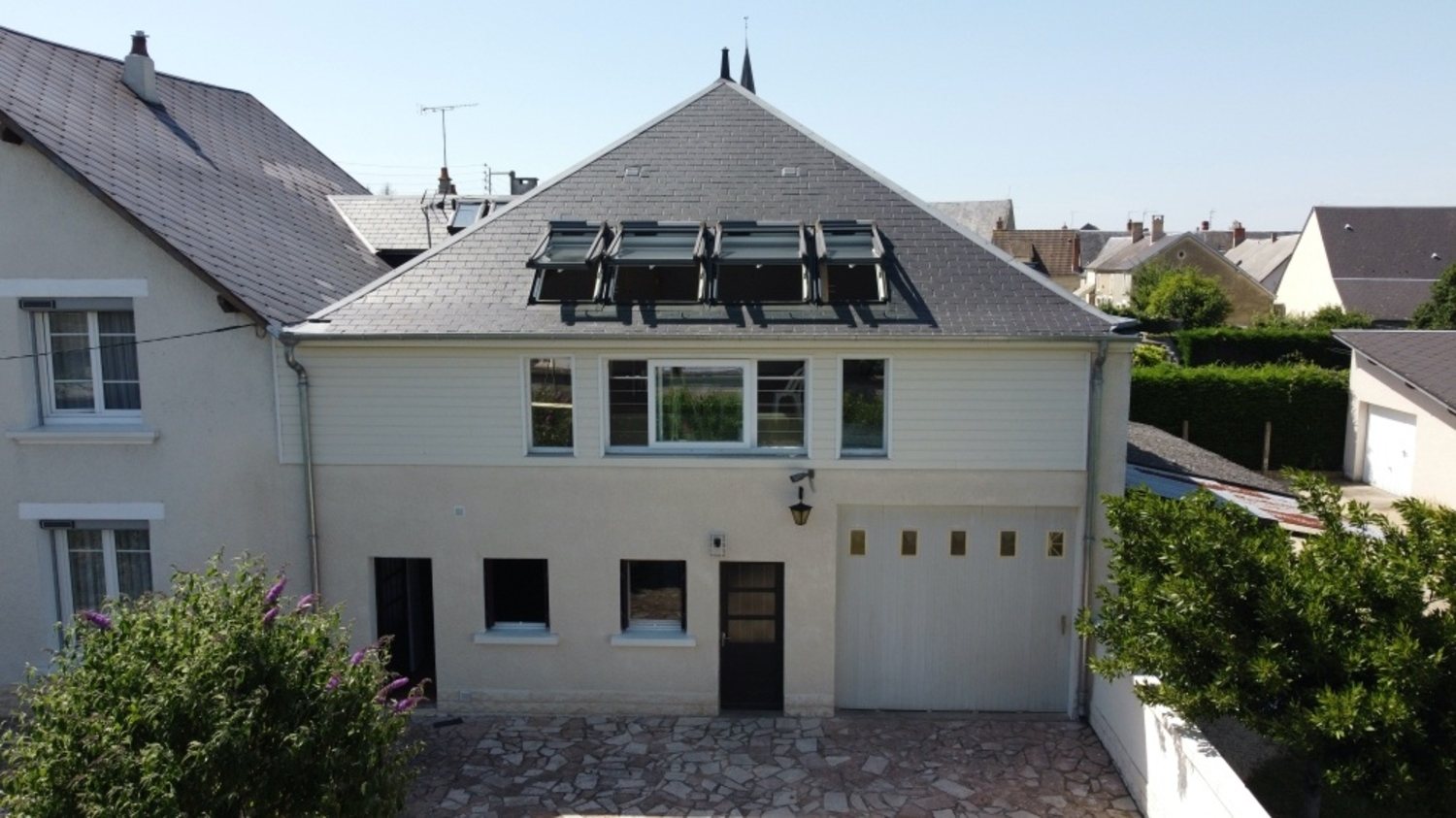 Isolation thermique maison et fenêtres de toit